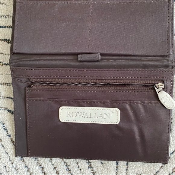 Rowallan Tess Travel Crossover Purse Black - Picture 9 of 10